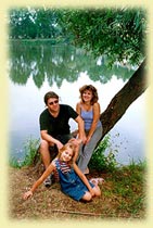 Вся семья на берегу озера в ''Ясной Поляне'', что под Тулой